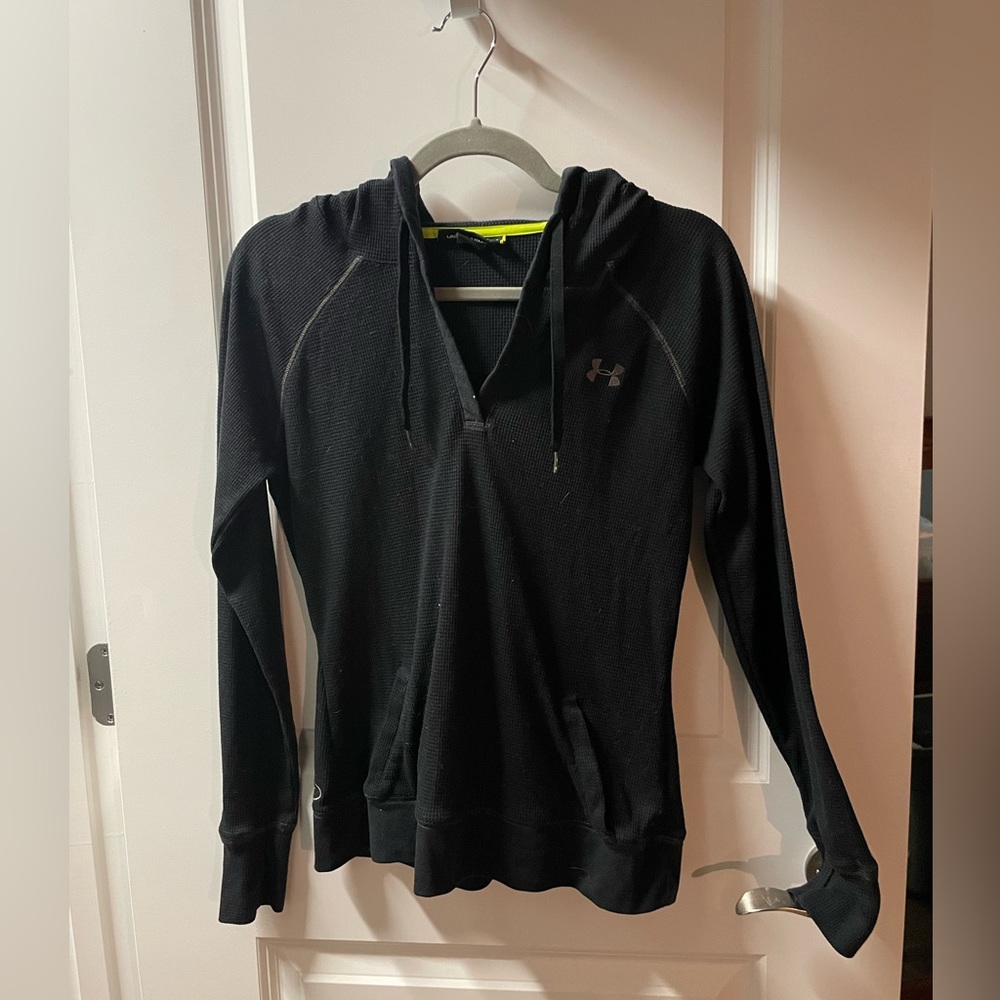 UA black thermal hoodie